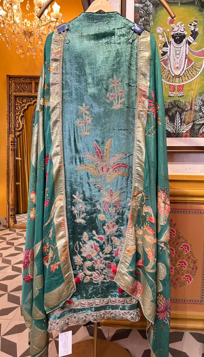 Ridwaan-é-Velvet Suit (Green)
