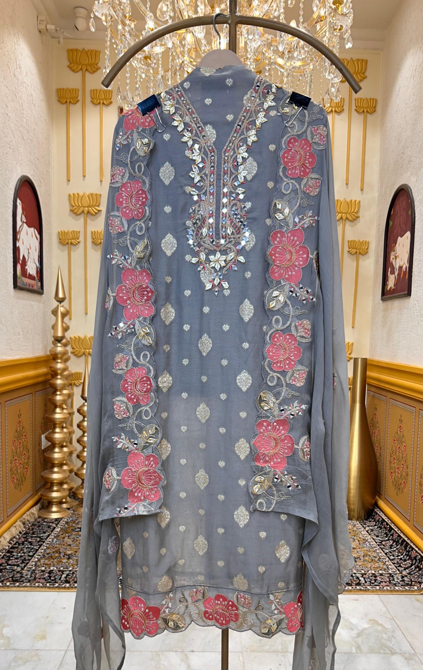 Ruhzeen Banarasi Gota Suit (Silver Grey)