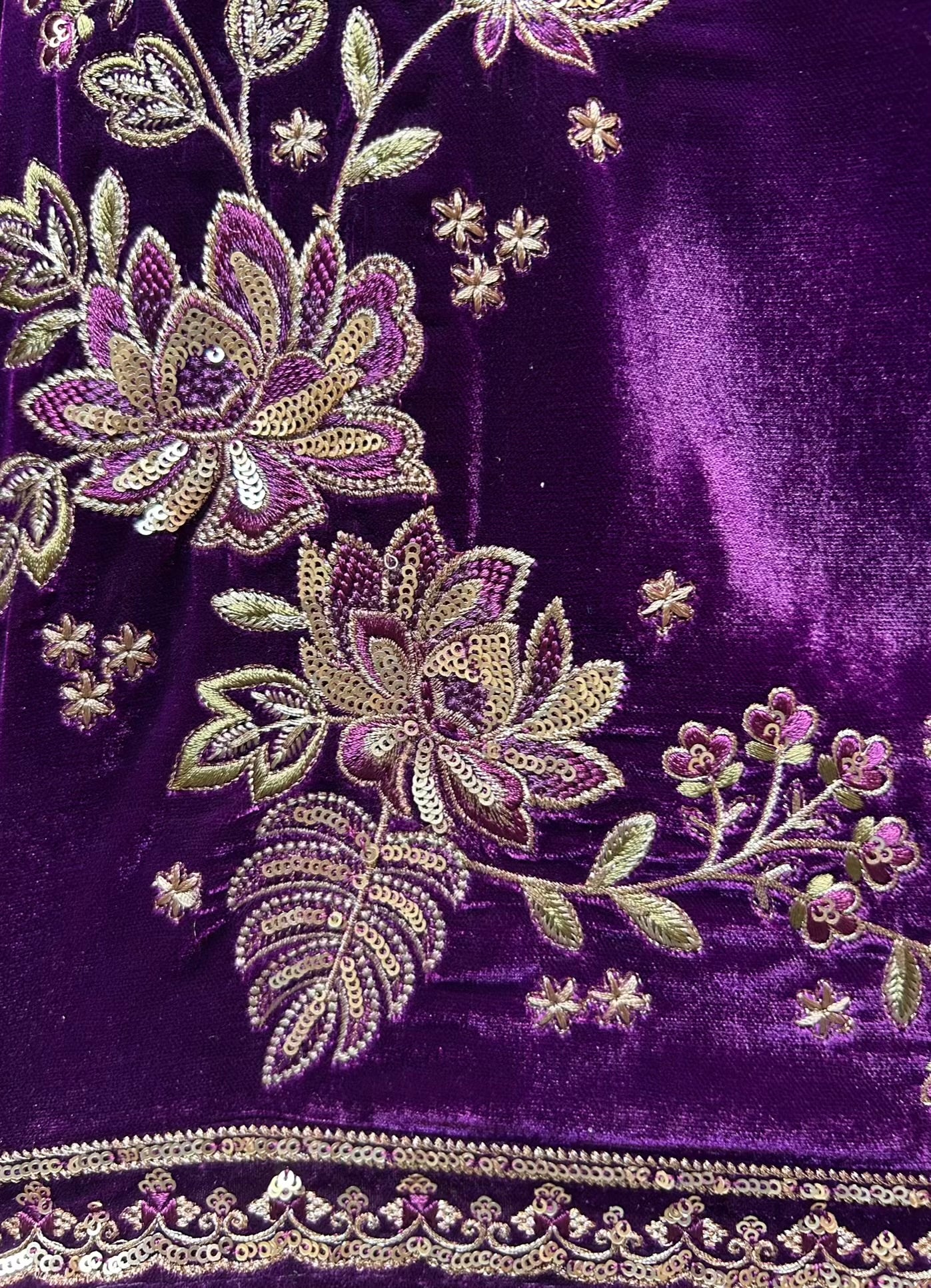 Nayab-é-Velour (Purple)