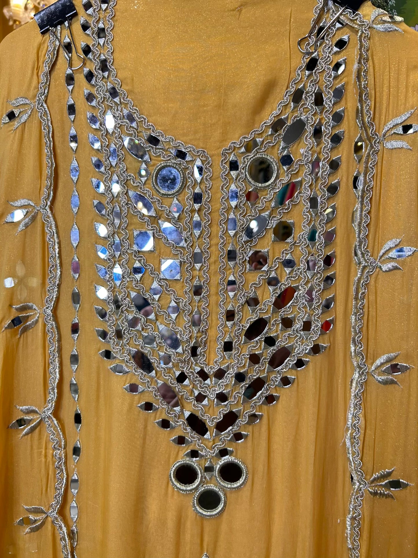 Chamakte Naqsh Suit (Yellow)