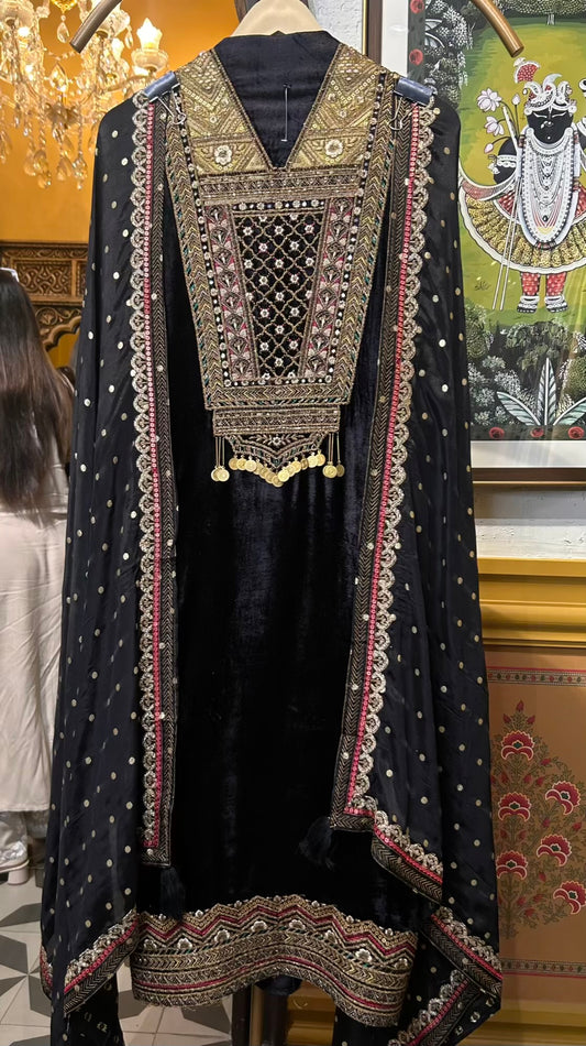 Mahira-é-Zar (Black)