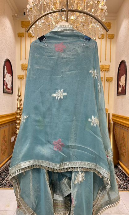 Zarveen SilverÉlan Suit (Peacock Green)