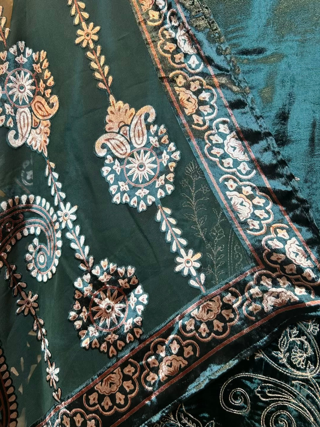 Velvasa Brocade Suit (Green)