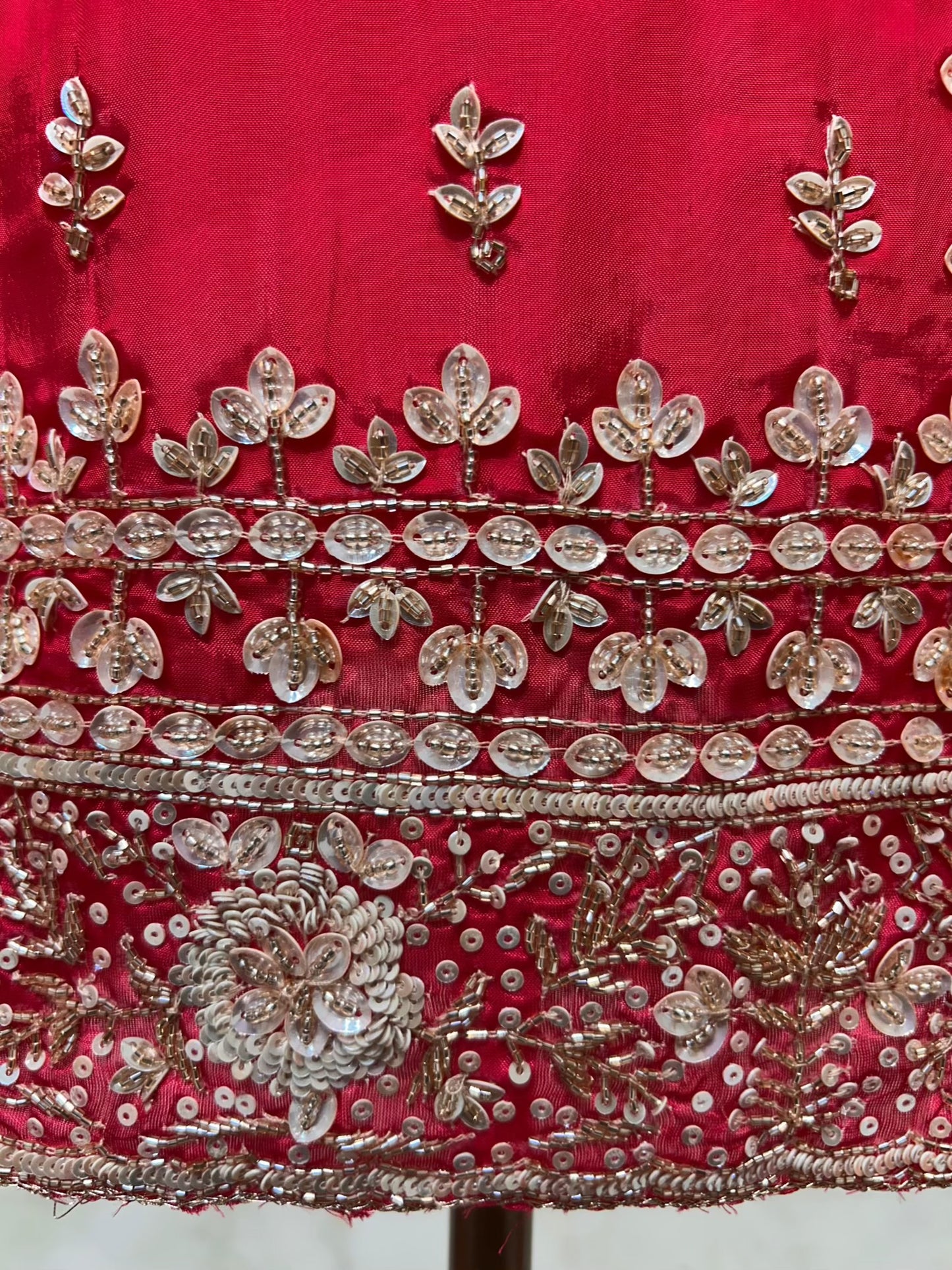 Zareena Karigari Crepe Suit