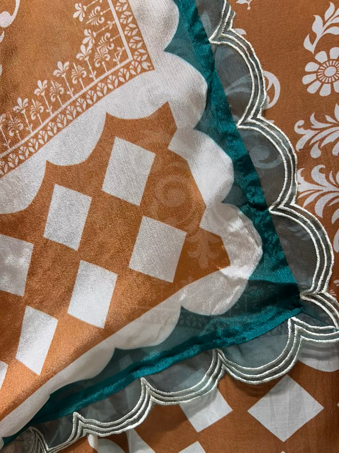 Aafiya Print Veil Suit (Rust)