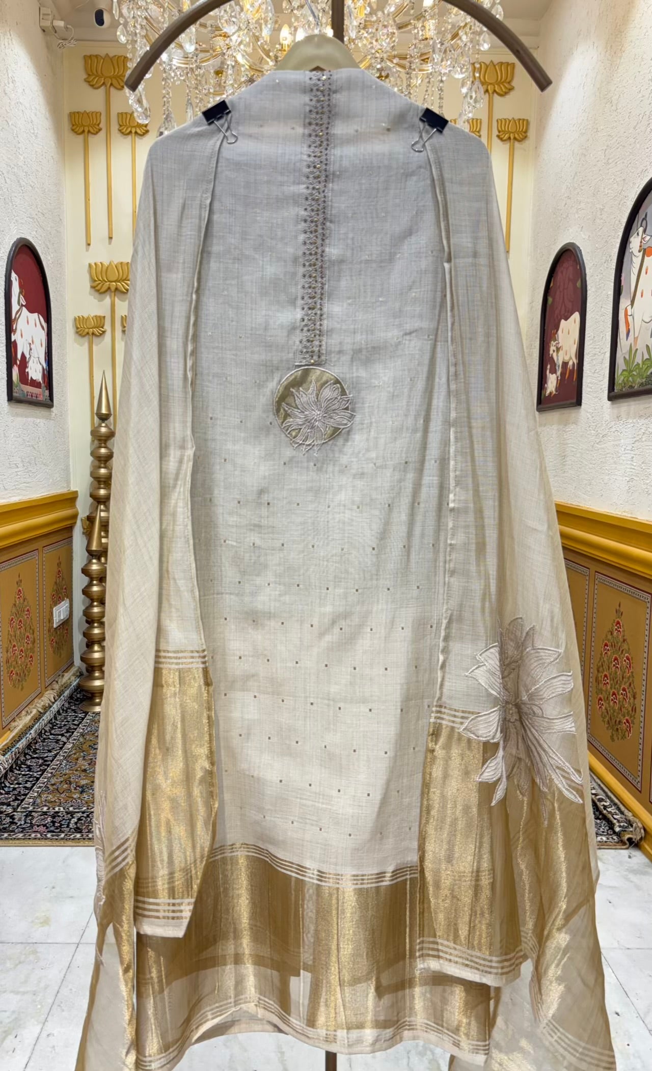 Ira Jamdani Suit
