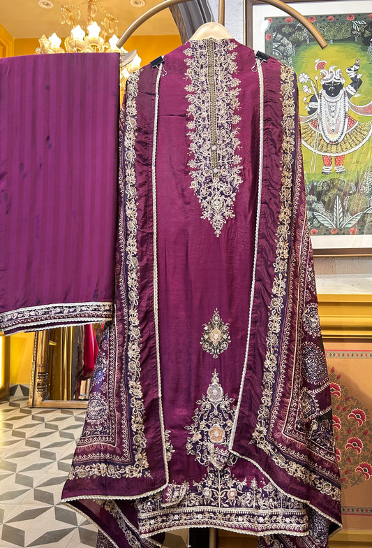 Aurisse Royale Crêpe Suit