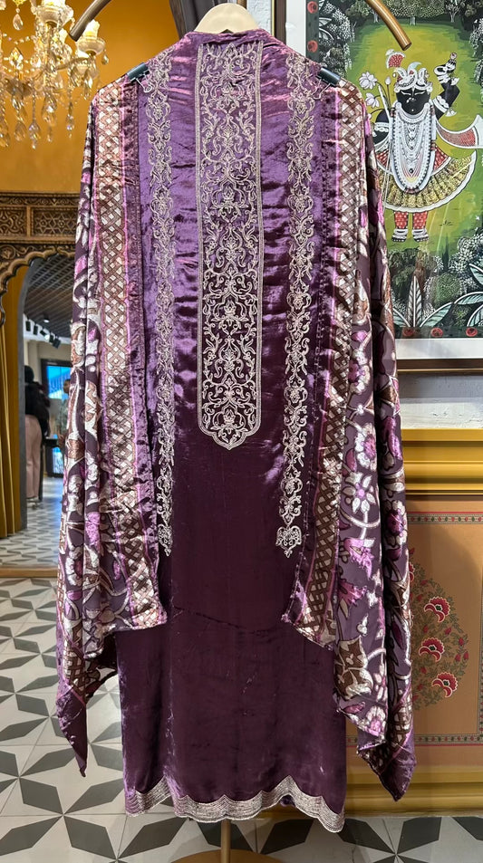 Mahnoor-é-Velvet Suit (Purple)