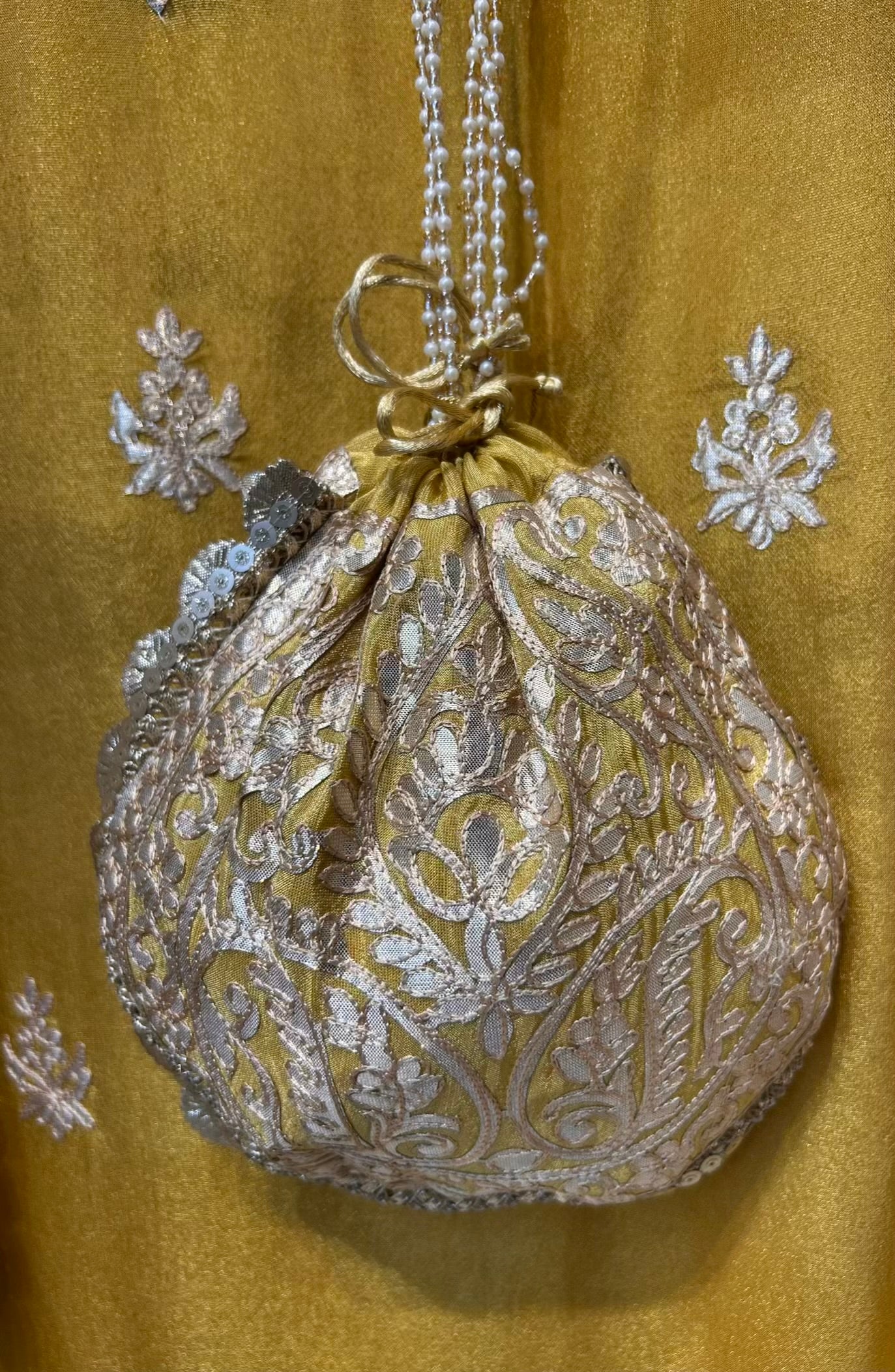 Arezza Veilcraft Suit (Yellow)