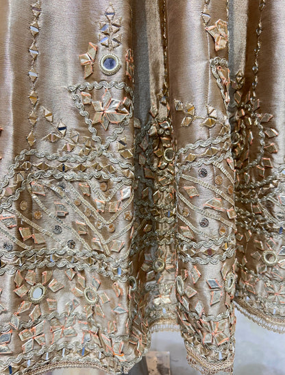 Sheesh Noor Anarkali