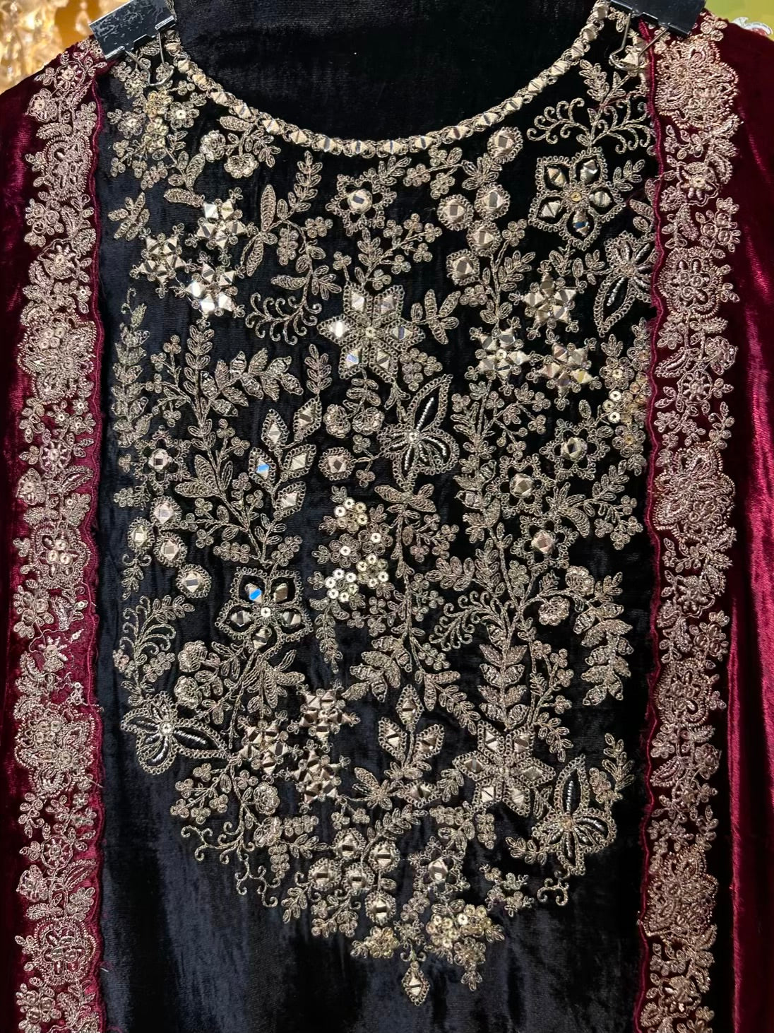 Zareefa-é-Velvet Suit (Black)