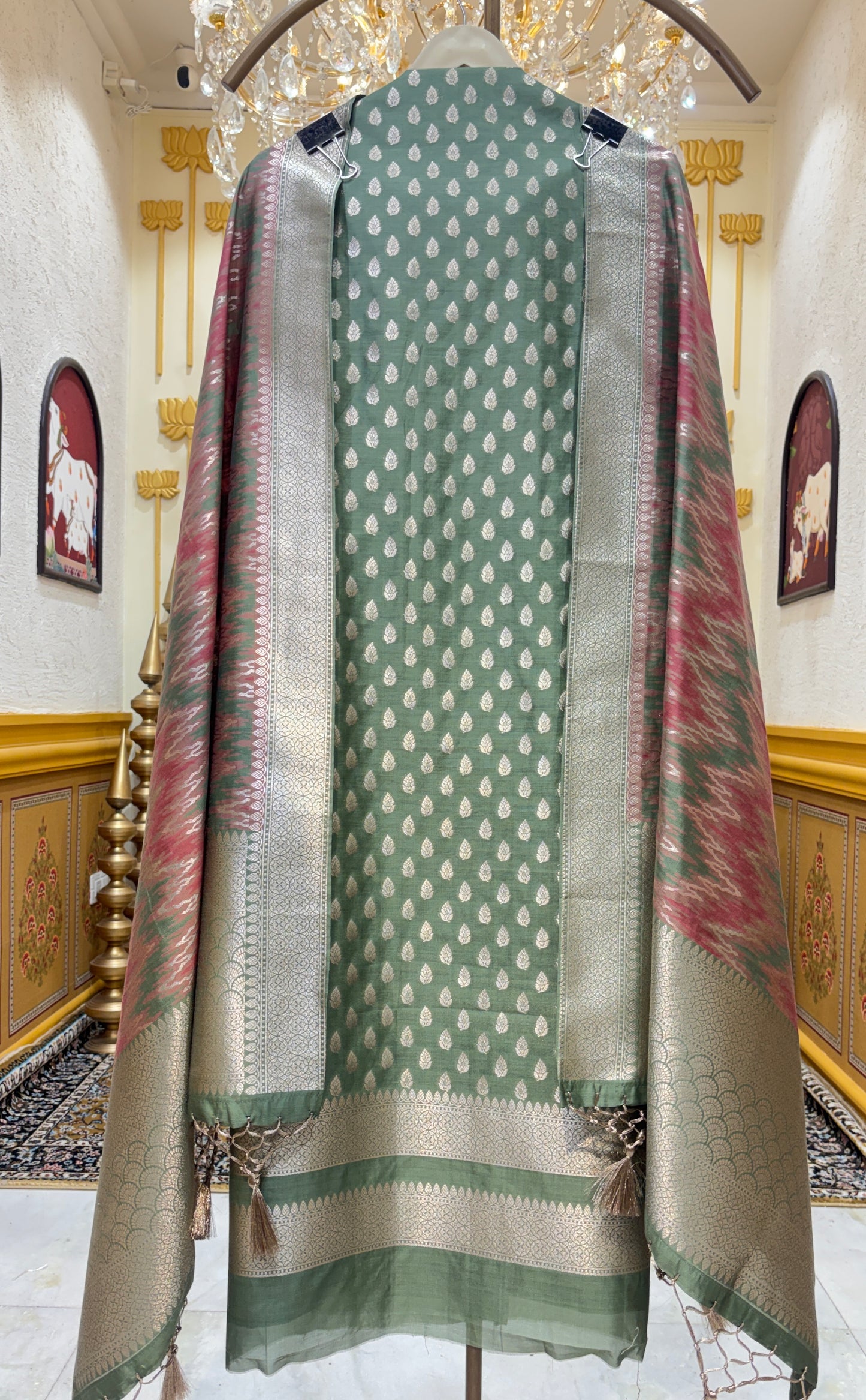 Mehraani Banarasi Suit