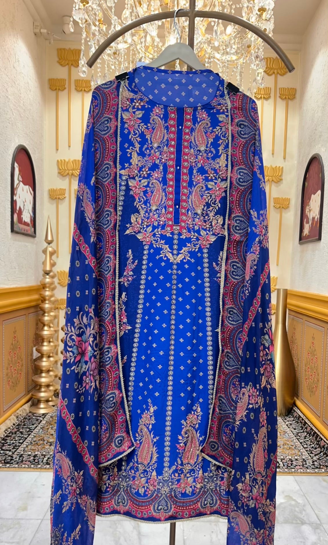 Avnira Crepe Suit (Blue)