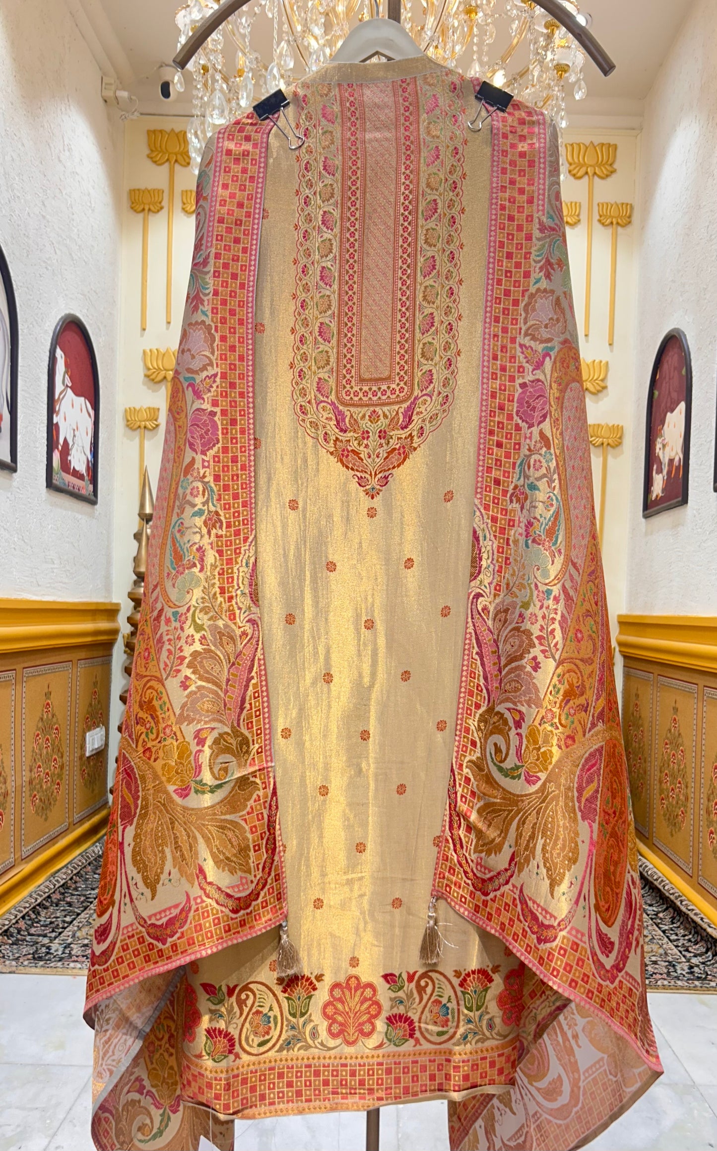 Rangélla Silk Suit