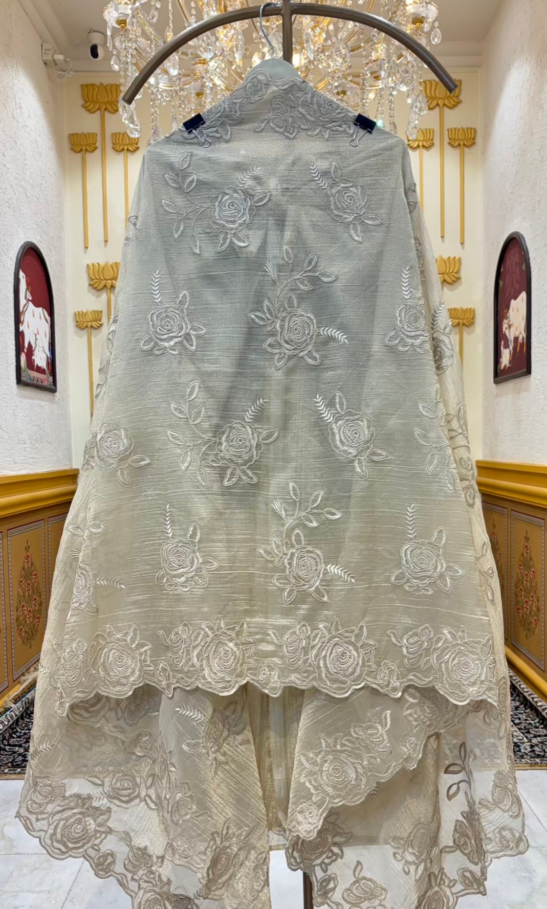 Naira Dori Tissue Suit