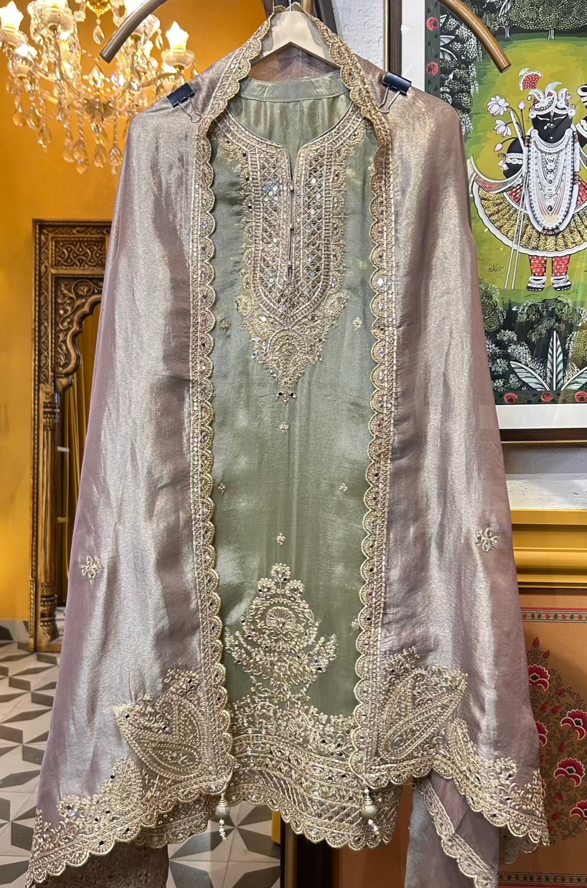 Naureena-é-Noor (Green)