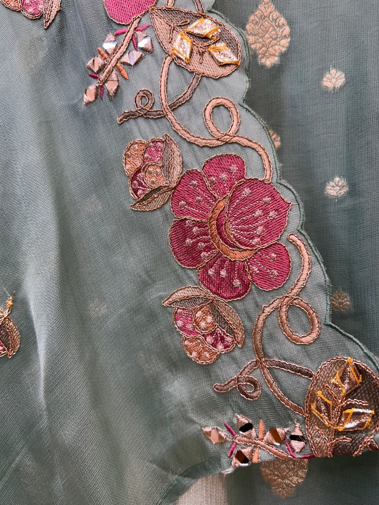 Ruhzeen Banarasi Gota Suit (Blue)