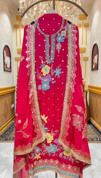 Aaina Gulnaar Suit