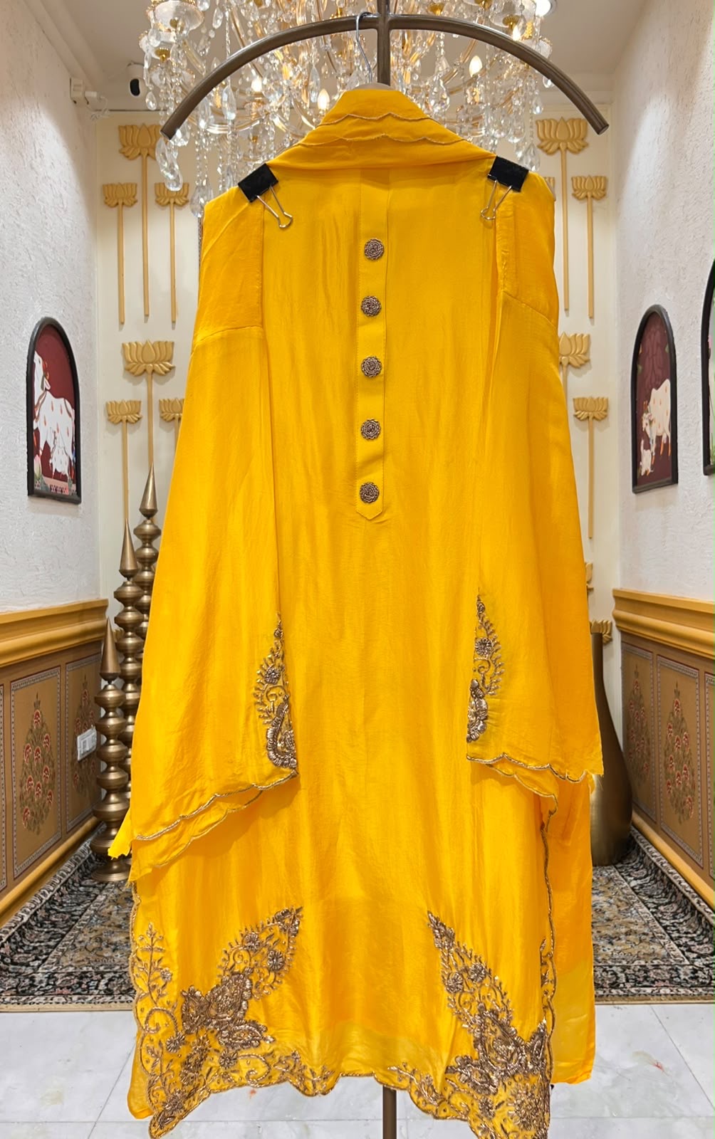 Pitambara Noor Suit