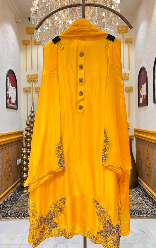 Pitambara Noor Suit