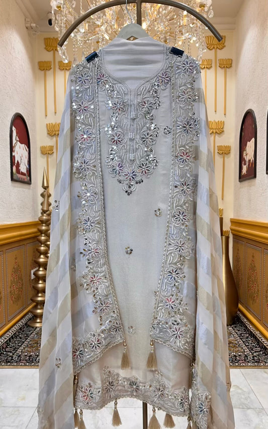 Arezya Aaina Élan Suit (Ivory)