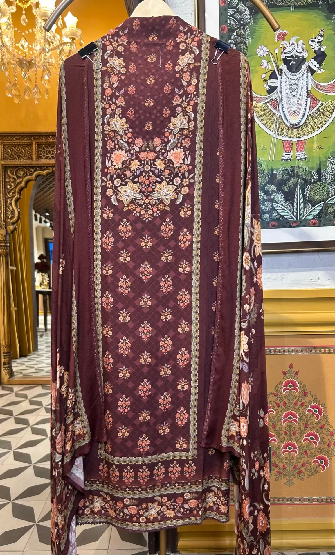 Mahira-é-Pashm Suit (Maroon)