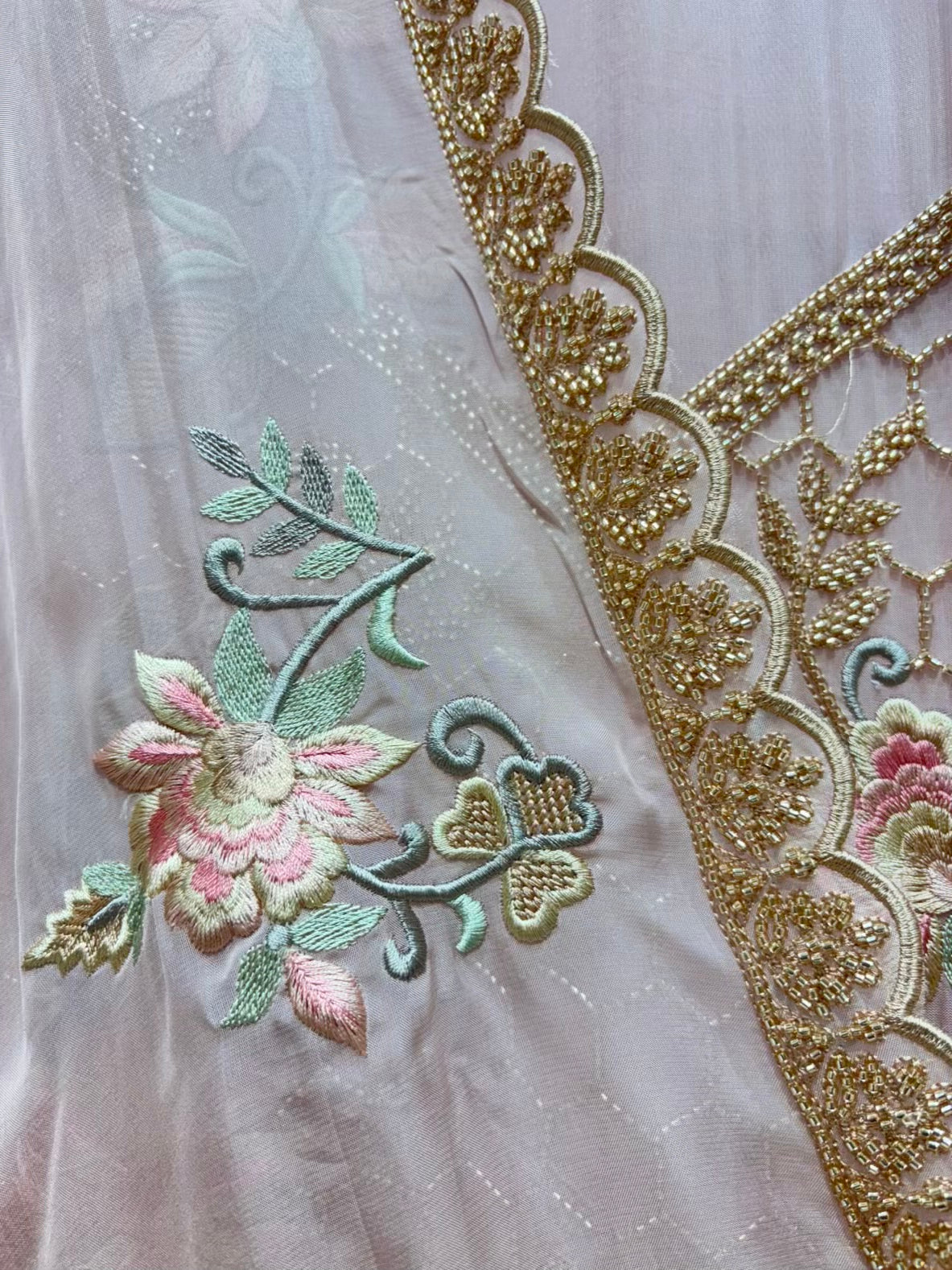 Ruhani Thread Organza Suit