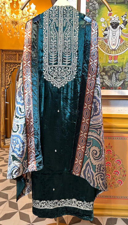 Afsara Velvet Suit (Green)