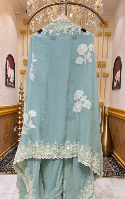 Aarifa Naqsh Organza Suit (Pista Green)