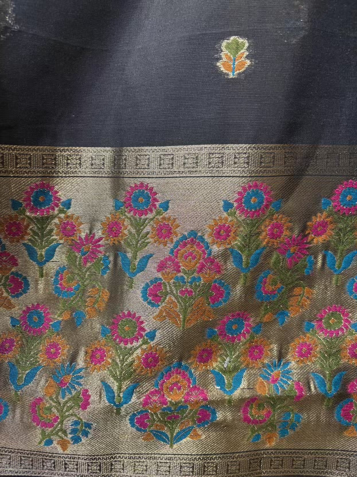 Zareen Adaa Suit (Black)
