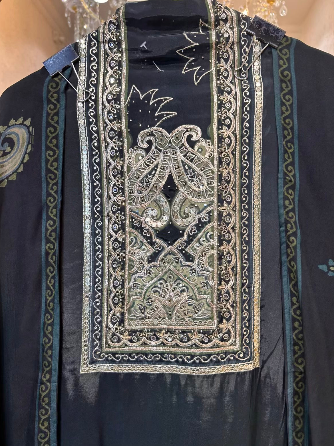 Elviza Pearl Crest Suit