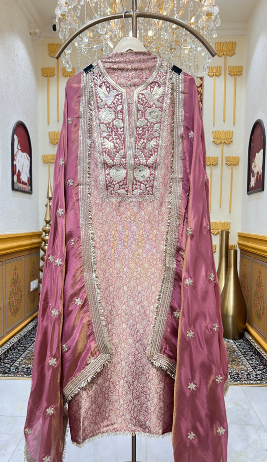 Noorayra Pita Zari Banarasi Suit (Pink)
