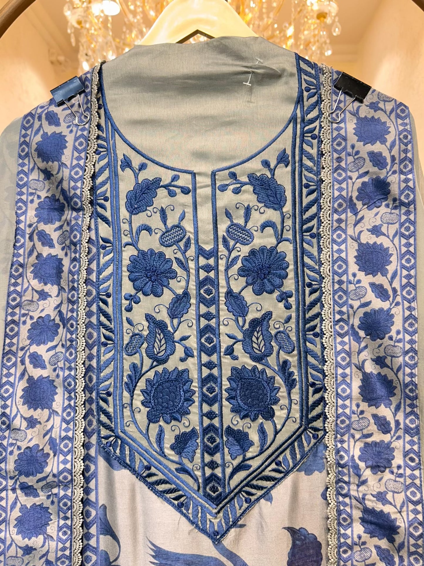 Aavira Thread Naqsh Silk Suit (Pista Green Blue)