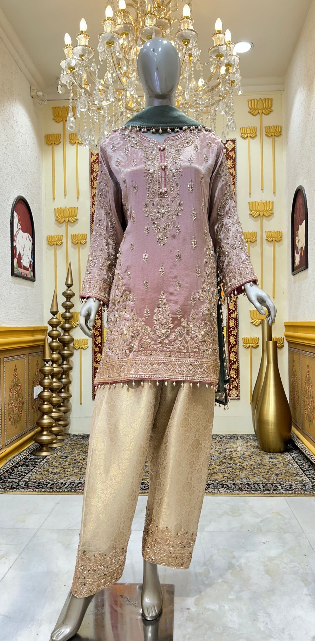 Dilruba Farshi Suit