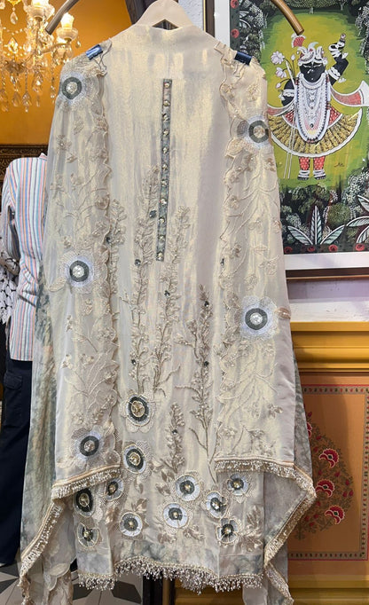 Hoor-é-Ruhani (Ivory 2)