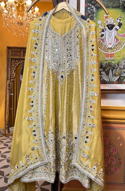 Nooré-Dori Suit