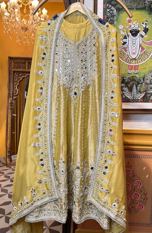 Nooré-Dori Suit
