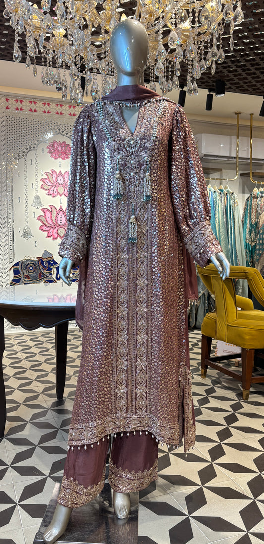 Mahvienne Pakistani Suit