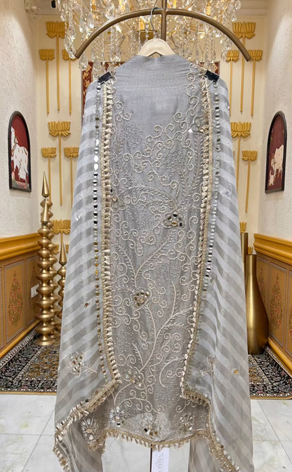 Zarvisha Aaina Kinari Suit (Silver Grey)