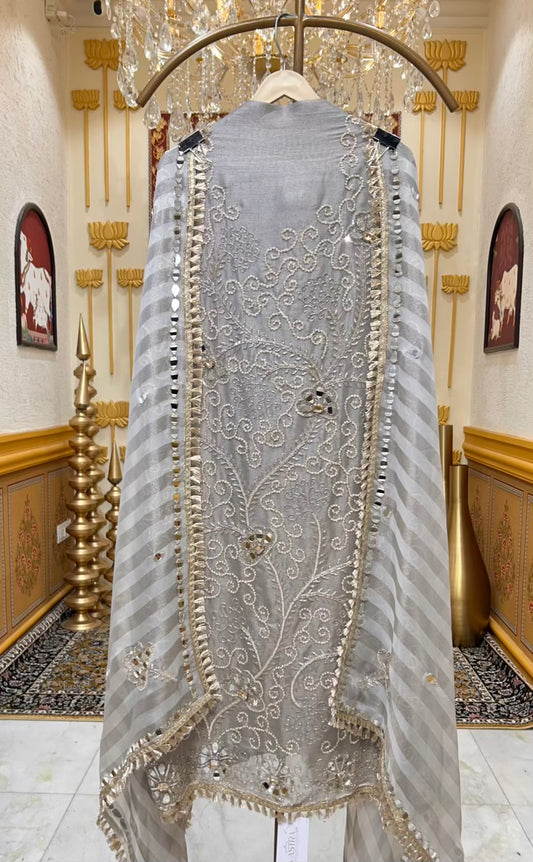 Zarvisha Aaina Kinari Suit (Silver Grey)