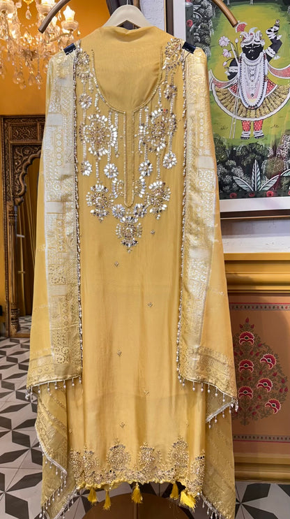 Zareen-é-Banaras Suit (Yellow)