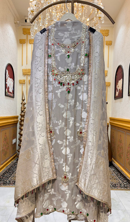 Gulnaar Viraasat Suit