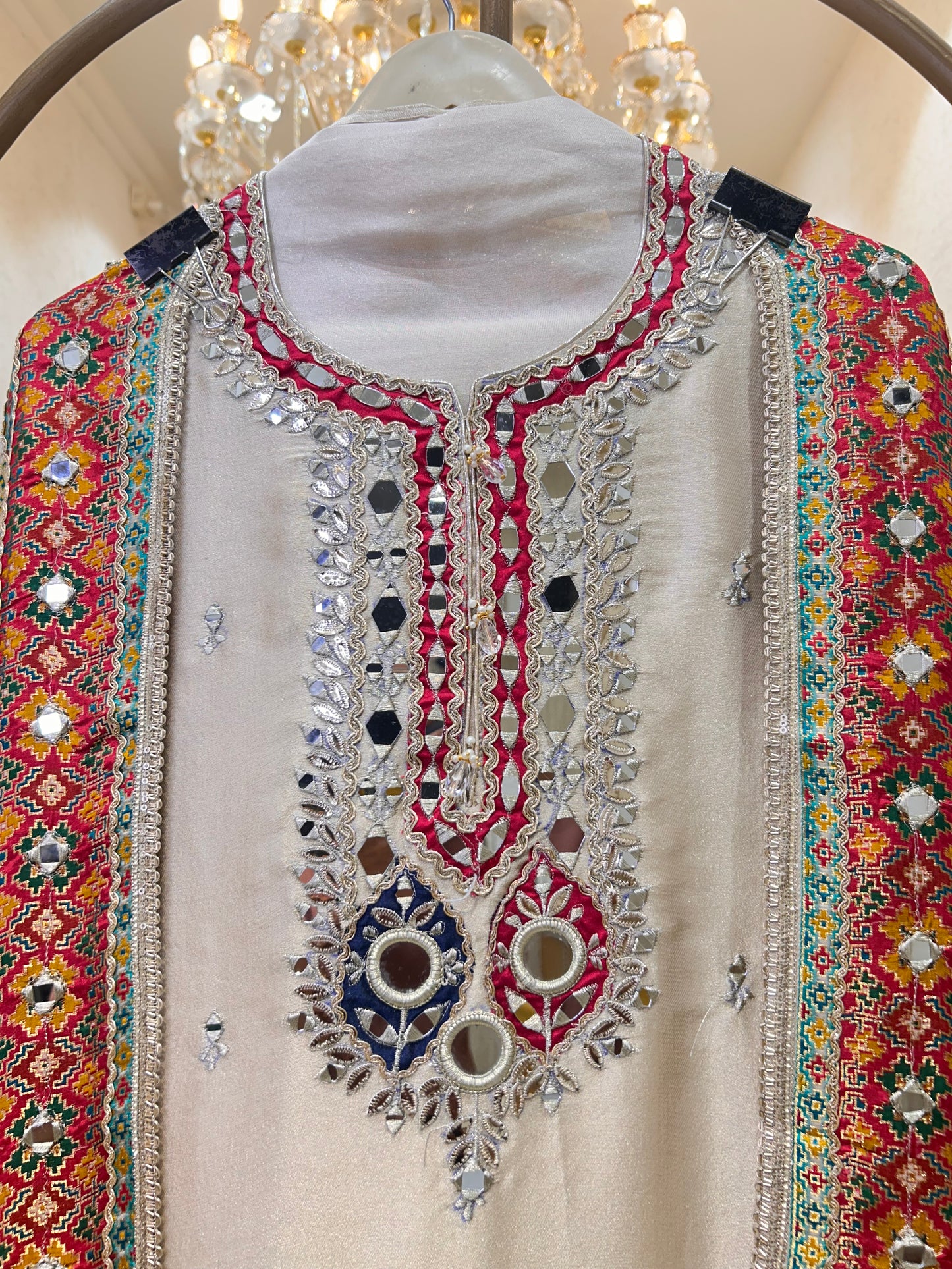 Aaina Zariya Suit
