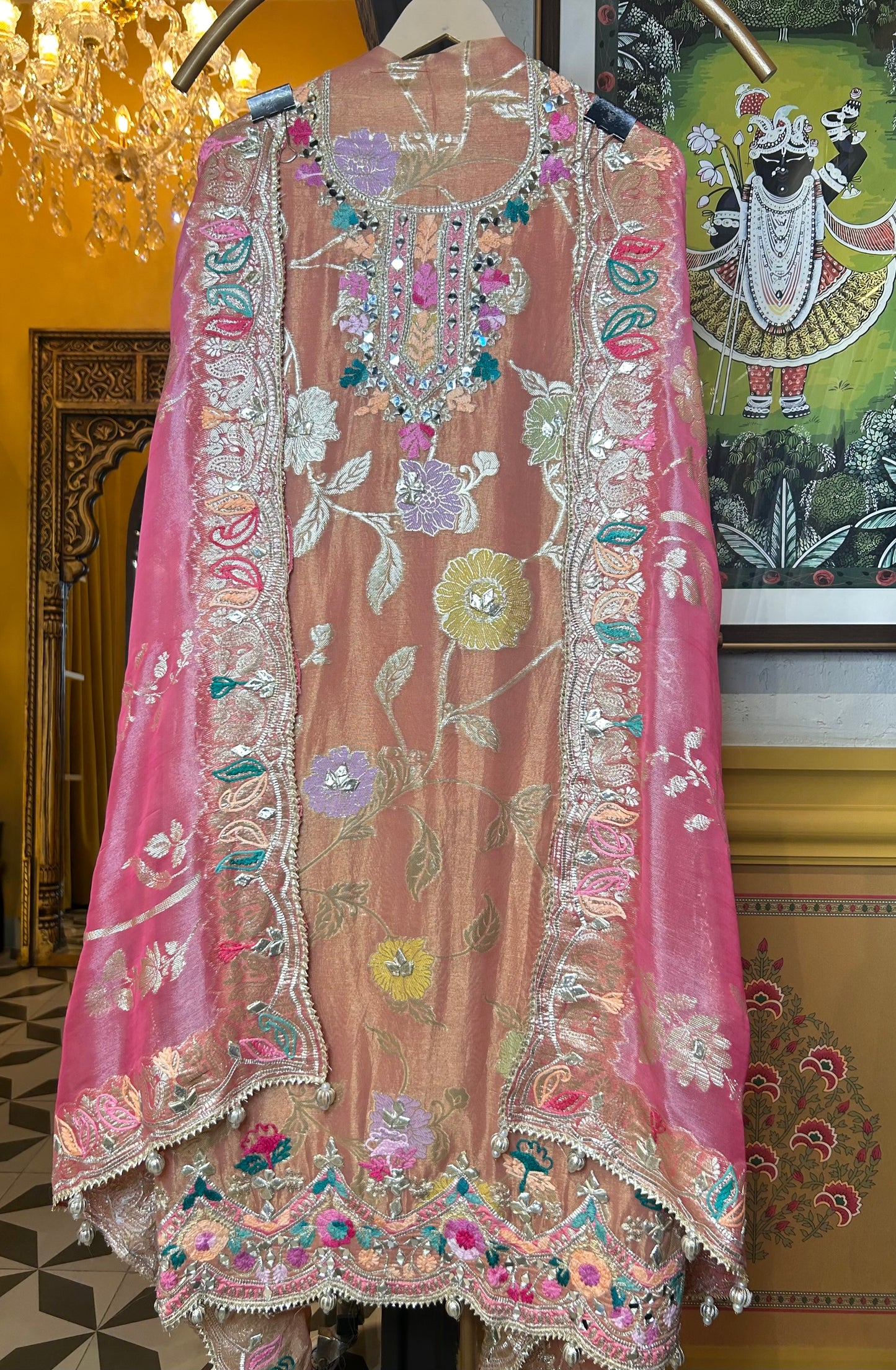 Jhalar-e-Noor (Peach)