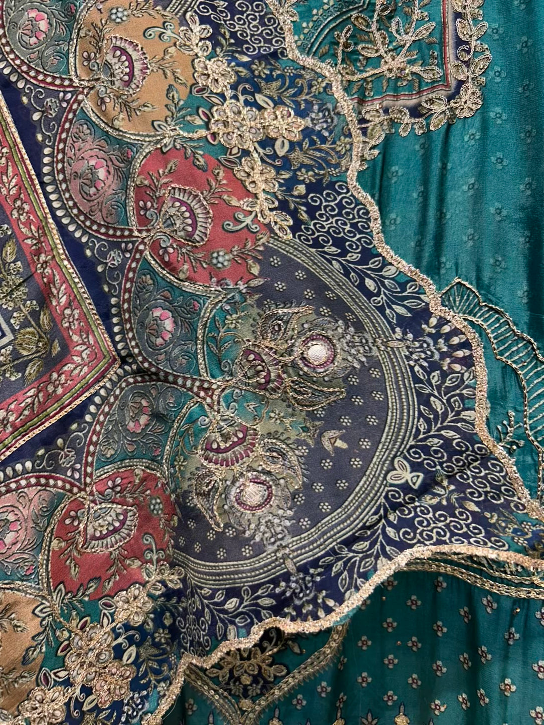 Ishra Zari Grace Suit (Green)