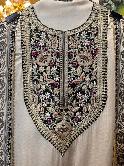 Mehira-é-Gul (Ivory)