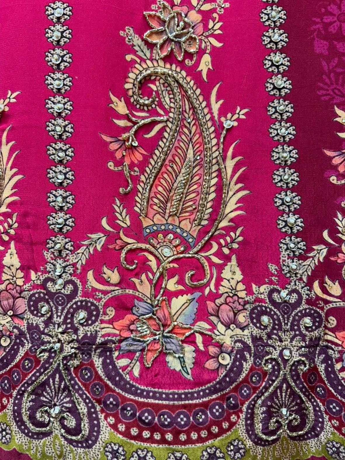 Avnira Crepe Suit (Magenta)