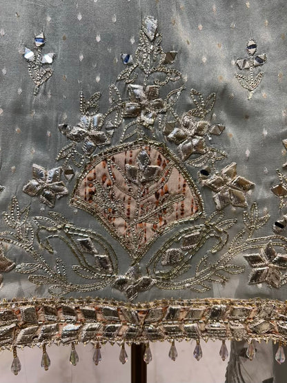 Zarmina Gota Dana Élan Suit (Powder Blue)