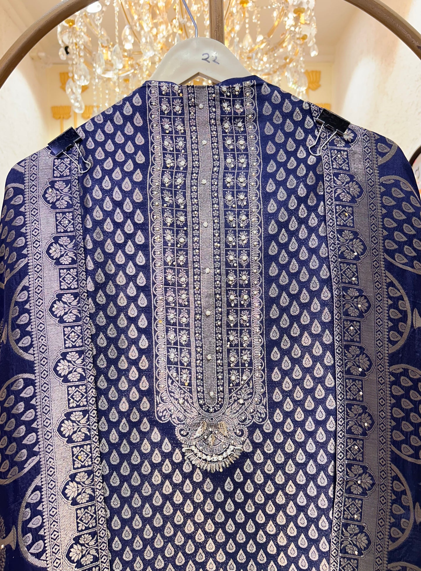 Riwaayat Banaras Suit