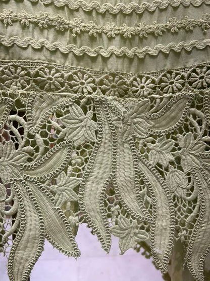 Aamira Dori Moti Mul Suit